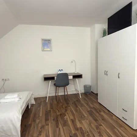 Schoenes Im Zentrum - 3 Проживание в семье