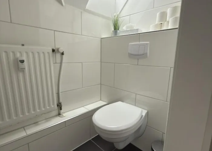 Schoenes Im Zentrum - 3 *
